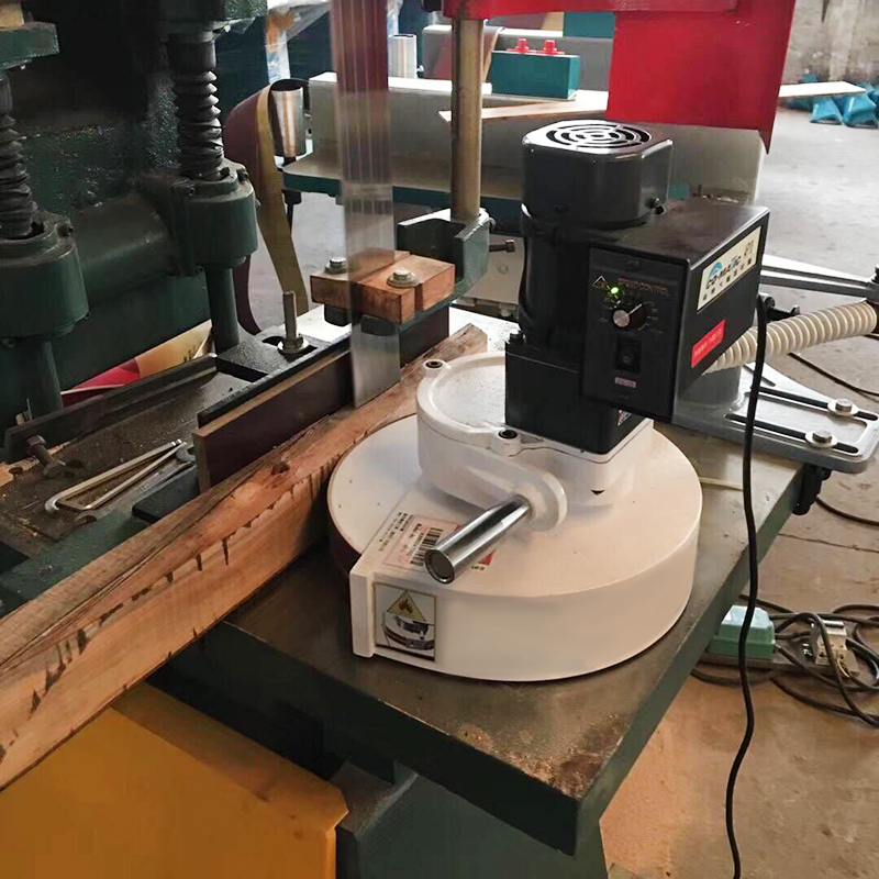 Woodworking Rasp - Автоматический податчик древесины для ленточной пилы